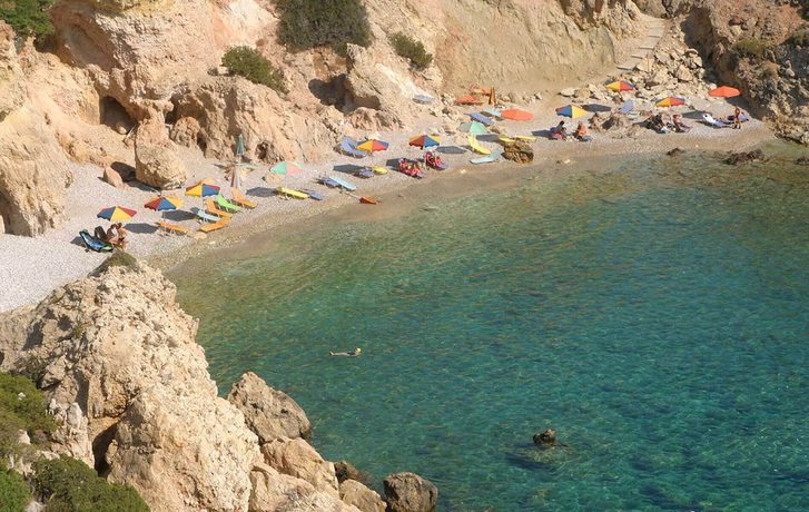 Imagen de los exteriores del Hotel Aegean Village Beachfront Resort. Foto 11