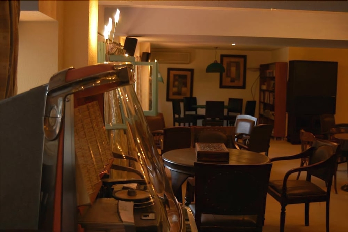 Imagen del bar/restaurante del Hotel Aegeon, Karlovasi. Foto 3