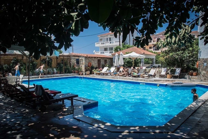 Imagen de la piscina del Hotel Aegeon, Karlovasi. Foto 18