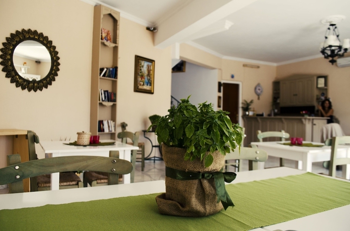 Imagen de los interiores del Hotel Aegina. Foto 19