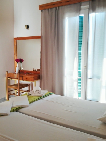 Imagen de la habitación del Hotel Aegina. Foto 9