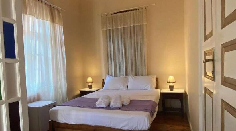 Imagen general del Hotel Aeginitikon Arhontikon. Foto 1