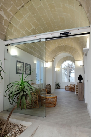 Imagen de los interiores del Hotel Aegusa. Foto 18