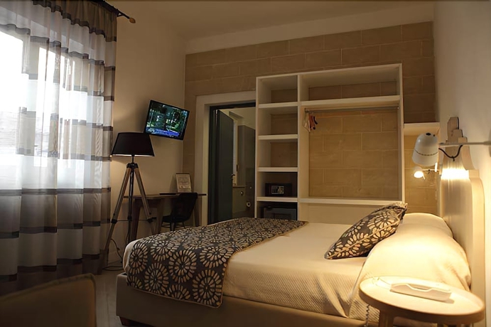 Imagen de la habitación del Hotel Aegusa. Foto 7