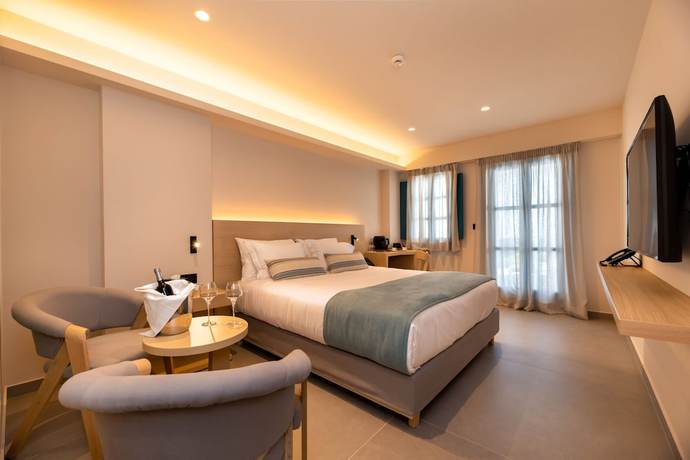 Imagen de la habitación del Hotel Aeifos Boutique. Foto 13