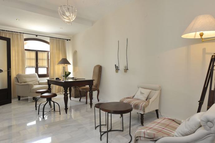Imagen de los interiores del Hotel Aella Residence. Foto 19