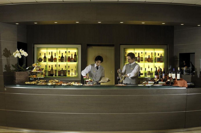 Imagen del bar/restaurante del Hotel Aemilia Bologna. Foto 2