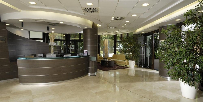 Imagen de los interiores del Hotel Aemilia Bologna. Foto 15