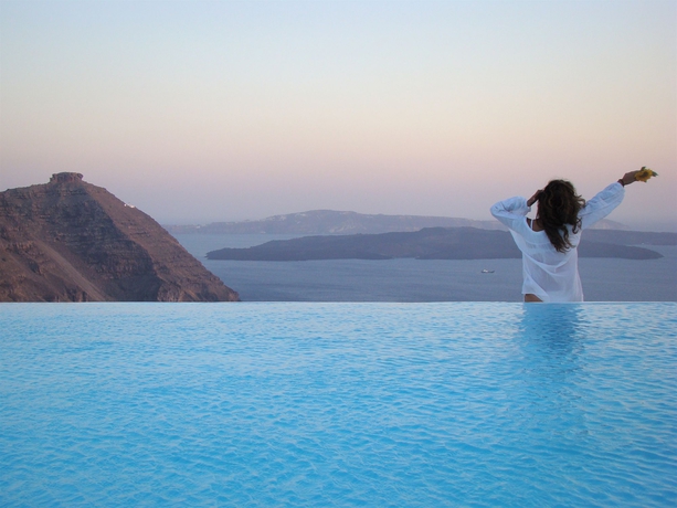 Imagen de la piscina del Hotel Aenaon Villas. Foto 5