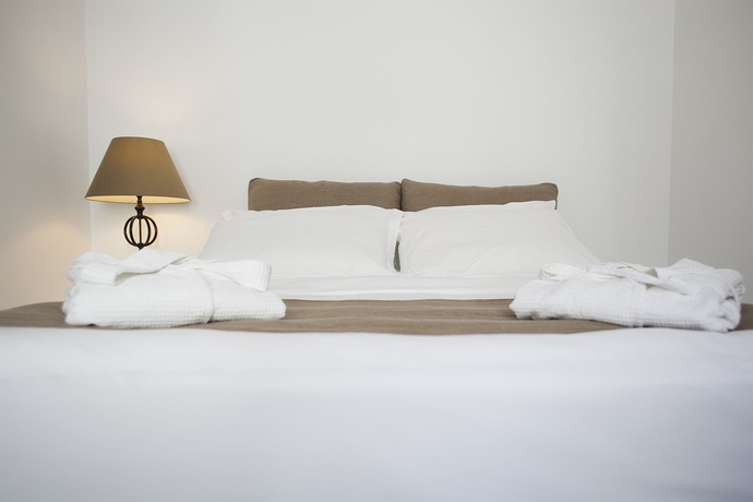 Imagen de la habitación del Hotel Aenaon Villas. Foto 1