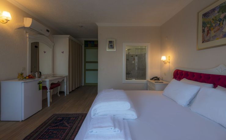 Imagen de la habitación del Hotel Aeneas. Foto 2