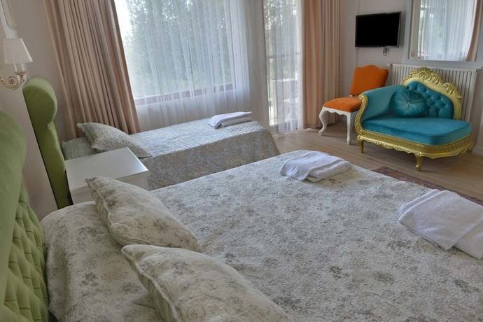 Imagen de la habitación del Hotel Aeneas. Foto 7