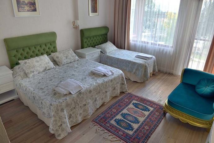 Imagen de la habitación del Hotel Aeneas. Foto 9
