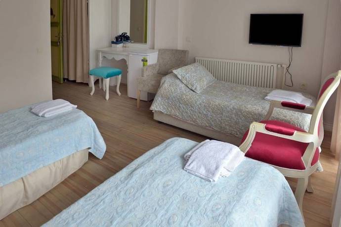 Imagen de la habitación del Hotel Aeneas. Foto 12