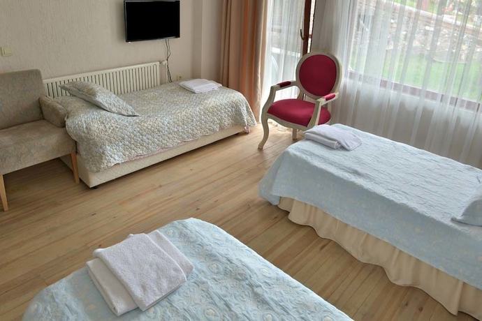 Imagen de la habitación del Hotel Aeneas. Foto 17