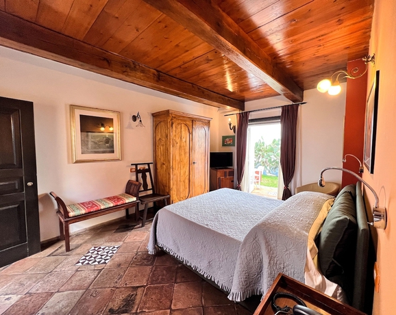 Imagen de la habitación del Hotel Aeneas\' Landing Resort. Foto 11