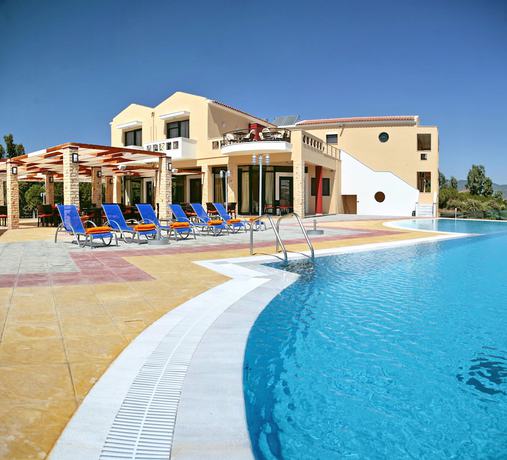 Imagen de la piscina del Hotel Aeolian Gaea. Foto 17