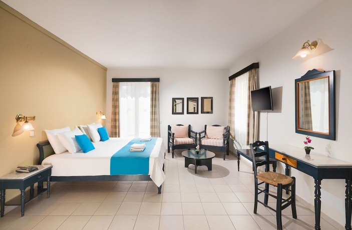 Imagen de la habitación del Hotel Aeolian Village Beach Resort. Foto 10