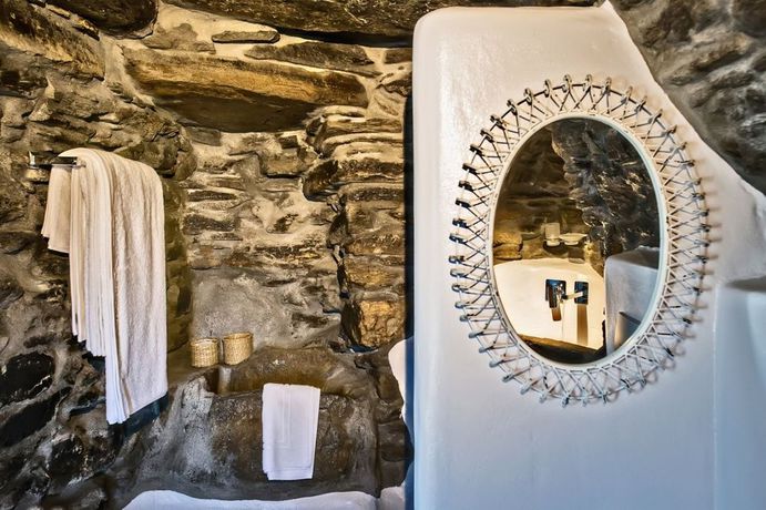 Imagen de la habitación del Hotel Aeolis Tinos Suites. Foto 5