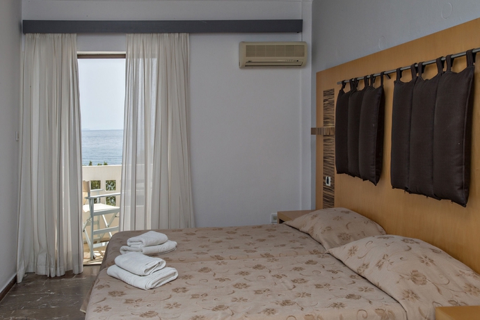 Imagen de la habitación del Hotel Aeolos Bay. Foto 9