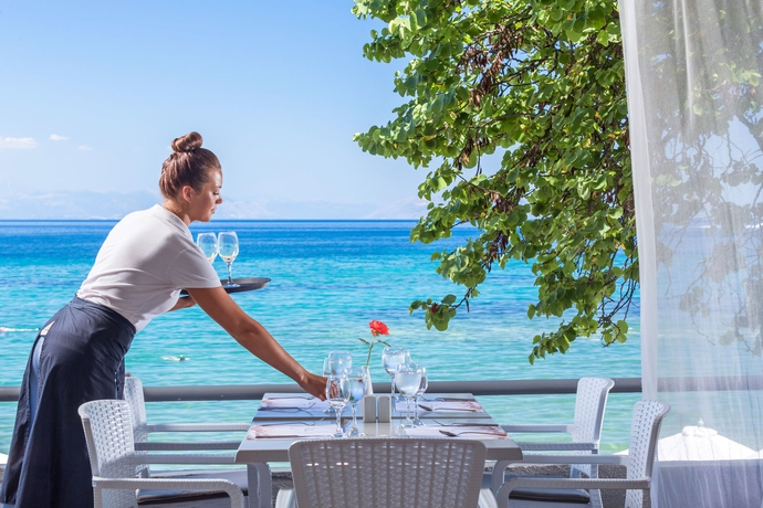 Imagen del bar/restaurante del Hotel Aeolos Beach Resort All Inclusive. Foto 8