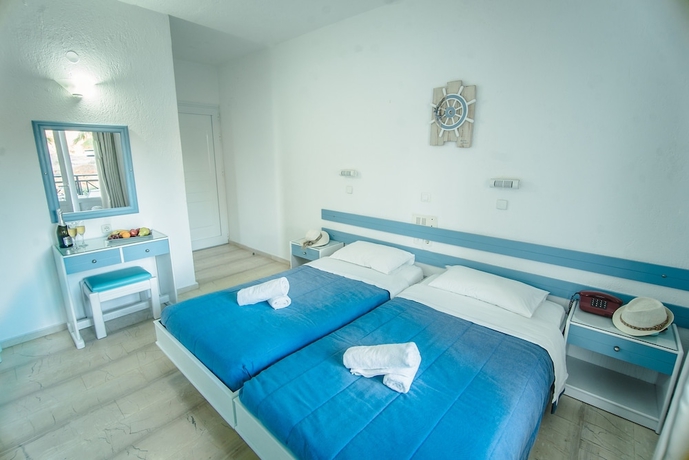 Imagen de la habitación del Hotel Aeolos Beach Resort. Foto 5