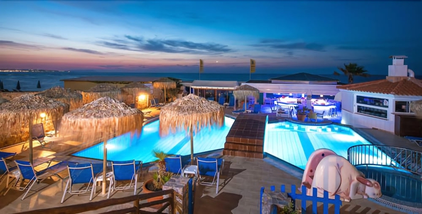 Imagen de la piscina del Hotel Aeolos Beach Resort. Foto 19