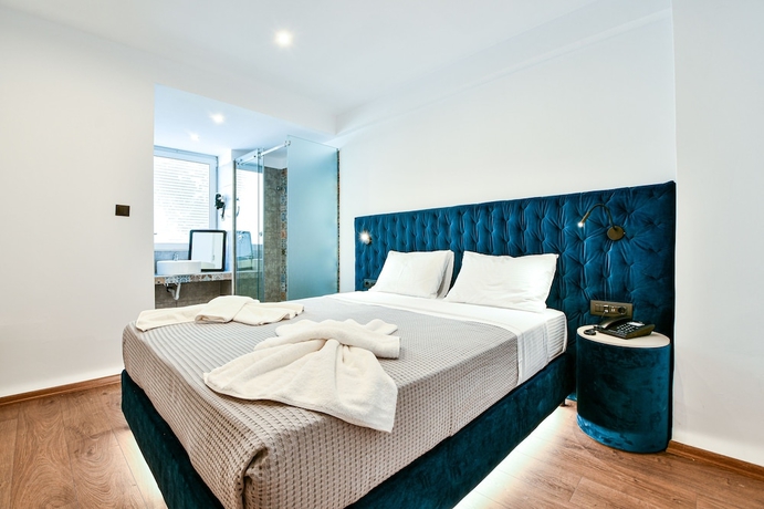 Imagen de la habitación del Hotel Aeolos Luxury Suites. Foto 6