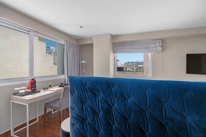 Imagen de la habitación del Hotel Aeolos Luxury Suites. Foto 8