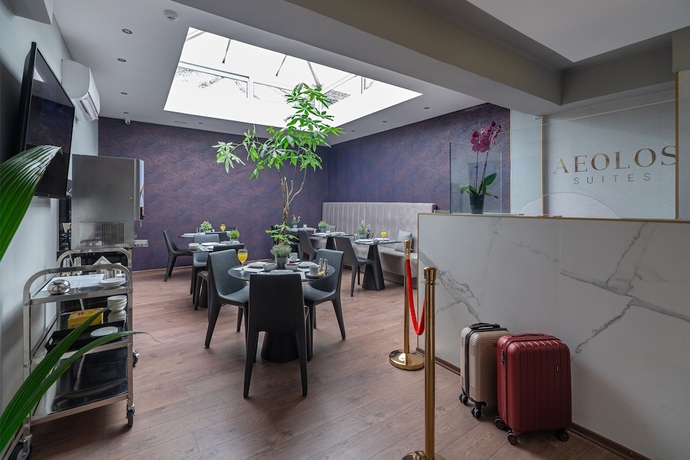 Imagen de los interiores del Hotel Aeolos Luxury Suites. Foto 19