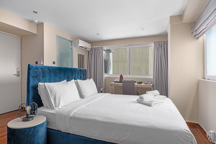 Imagen de la habitación del Hotel Aeolos Luxury Suites. Foto 13
