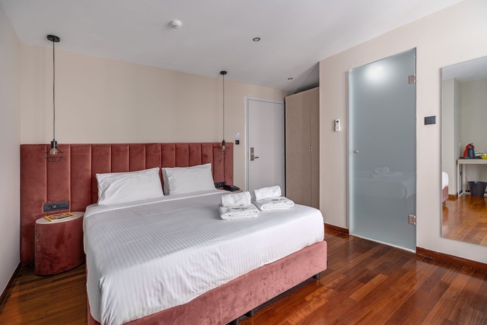 Imagen de la habitación del Hotel Aeolos Luxury Suites. Foto 14