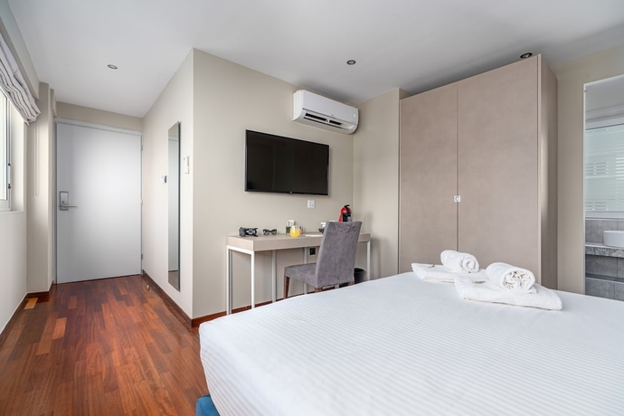 Imagen de la habitación del Hotel Aeolos Luxury Suites. Foto 15