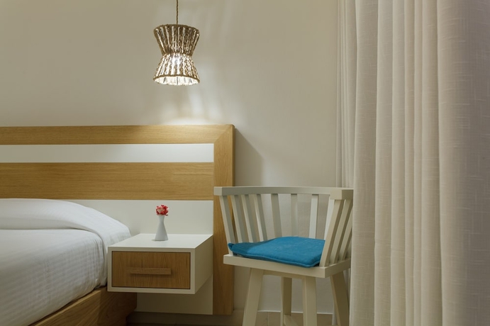 Imagen de la habitación del Hotel Aeolos Resort Mykonos. Foto 7