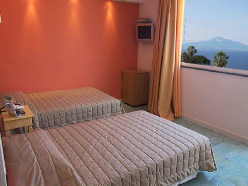 Imagen de la habitación del Hotel Aequa. Foto 10