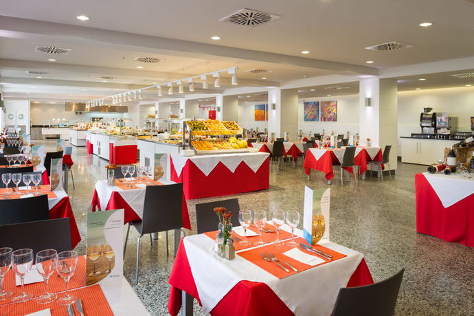 Imagen del bar/restaurante del Hotel Aequora Lanzarote Suites. Foto 12