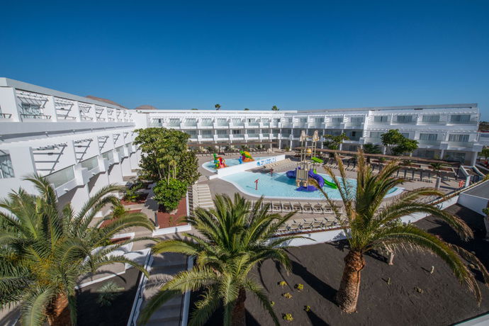 Imagen general del Hotel Aequora Lanzarote Suites. Foto 6