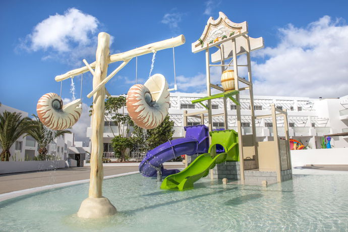 Imagen general del Hotel Aequora Lanzarote Suites. Foto 7