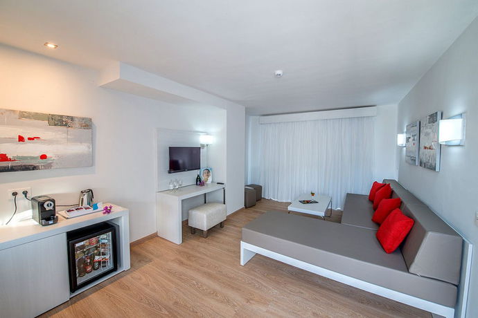 Imagen general del Hotel Aequora Lanzarote Suites. Foto 10