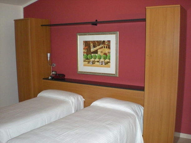 Imagen de la habitación del Hotel Aer Malpensa. Foto 11