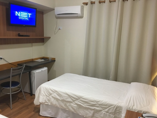 Imagen de la habitación del Hotel Aero Park. Foto 5