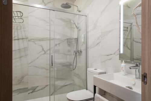 Imagen de la habitación del Hotel Aerohotel Barcelona Airport 24h. Foto 17