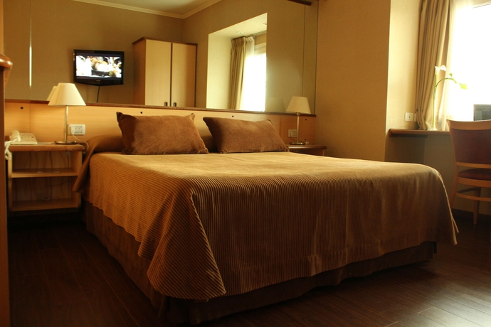 Imagen de la habitación del Hotel Aeroparque Inn And Suites. Foto 11