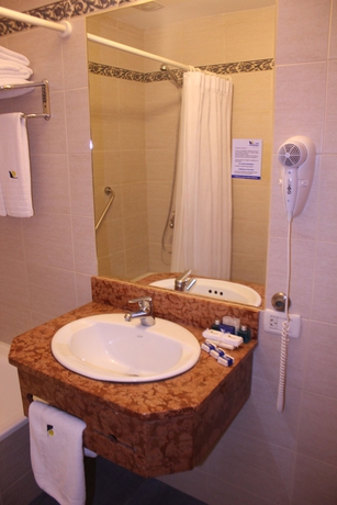 Imagen de la habitación del Hotel Aeroparque Inn And Suites. Foto 12