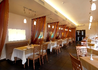 Imagen del bar/restaurante del Hotel Aeropolis. Foto 2