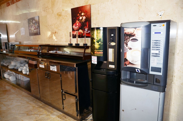 Imagen del bar/restaurante del Hotel Aeropuerto Sur. Foto 9