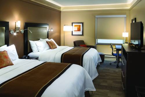 Imagen de la habitación del Hotel Aerostay. Foto 5