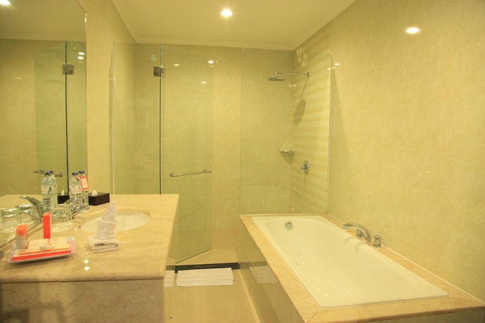 Imagen de la habitación del Hotel Aerotel Smile Makassar. Foto 7