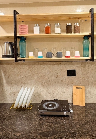 Imagen de la habitación del Hotel Aesthetic 1bhk luxe Indore. Foto 5