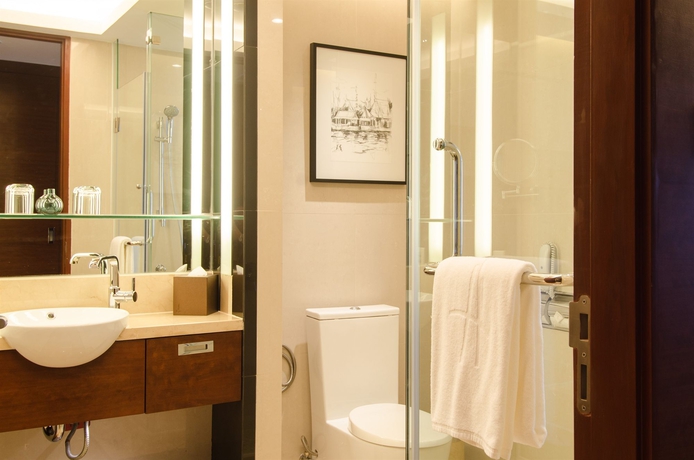 Imagen de la habitación del Hotel Aetas Lumpini. Foto 5